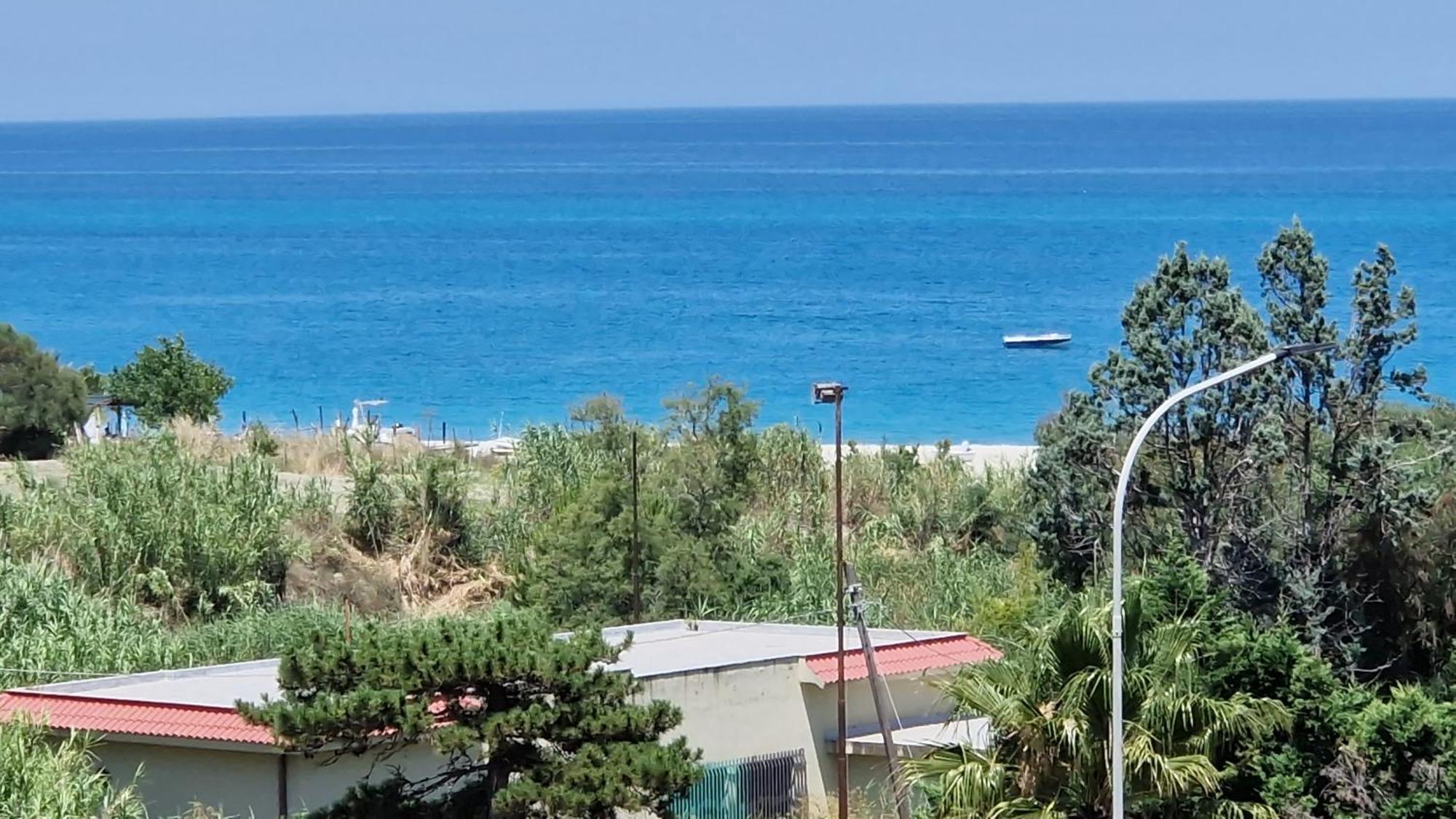 Апартаменти Nina'S House 3 , A 300 Metri Dal Mare Santa Caterina Dello Ionio Marina Екстер'єр фото